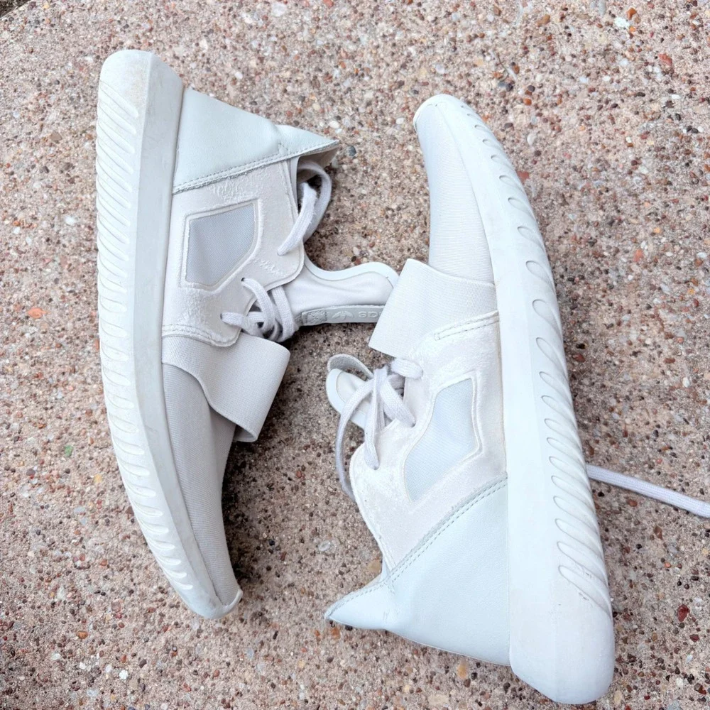 Adidas Women's Tubular Defiant white size 7.5 lightweight flexible sneakers